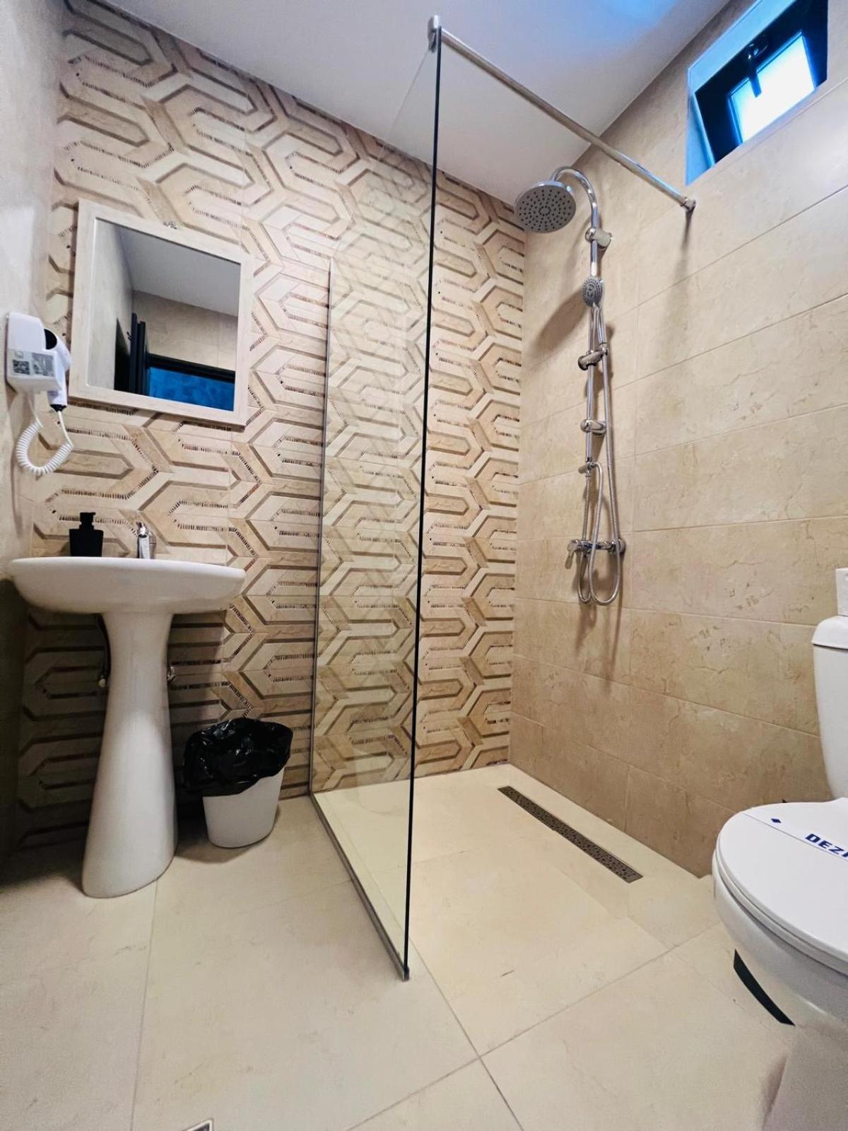Golden Star Residences Констанца Екстериор снимка